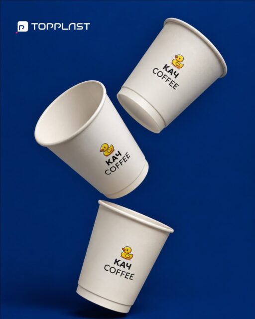 Ваш бренд — на стакані, який помічають ☕️✨Фірмові стакани — це не просто упаковка, а ще один спосіб розповісти про ваш бренд, створити впізнаваність і додати стилю кожній каві.Створюємо стакани з вашим дизайном, щоб ваша айдентика була поруч із клієнтом — від першого ковтка до фото в Instagram 🤍📩 Хочете брендовані стакани для своєї кав’ярні? Напишіть нам у Direct.